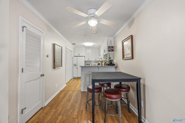 Building Photo - 2134 Greenwood Pl SW