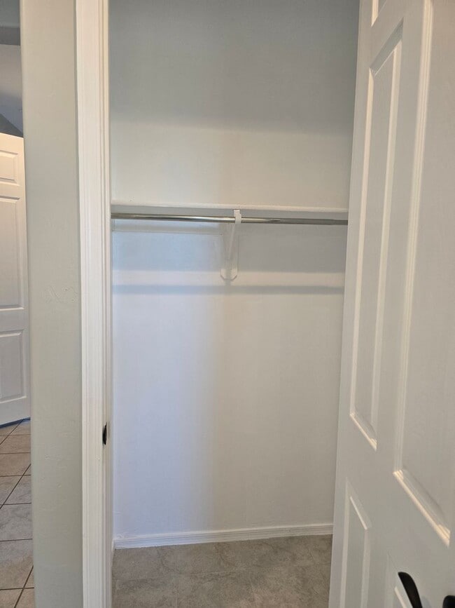 Building Photo - 3 Bedroom/ 2 Bath Red Rock Oasis