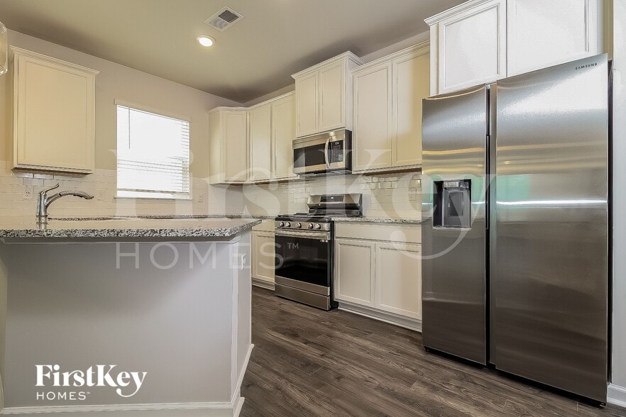 Building Photo - 310 Ashborne Ln