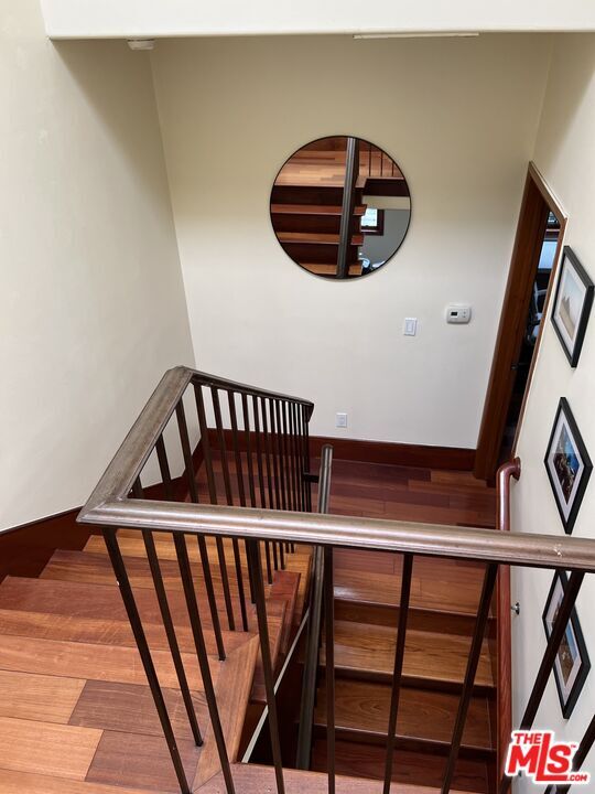 Building Photo - 1027 10th St