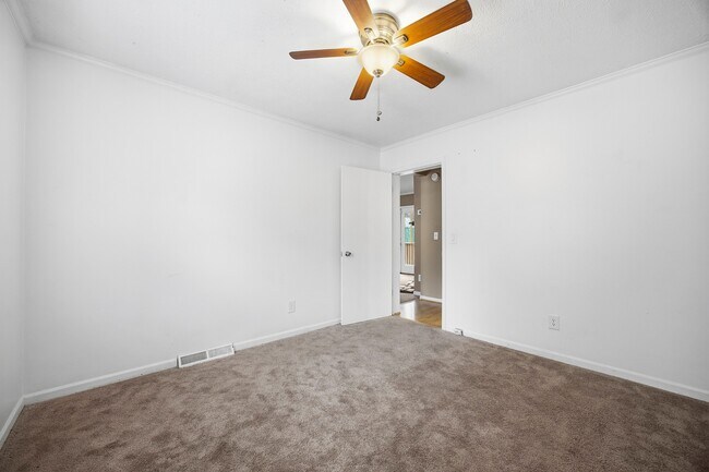 Building Photo - 4434 Janice Dr SW