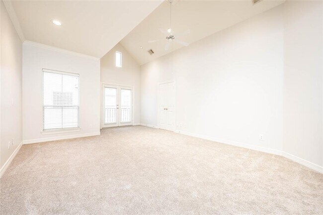Building Photo - 643 Hartman St