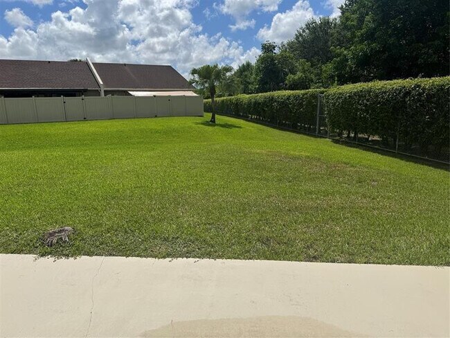 Building Photo - 10324 Boca Bend W