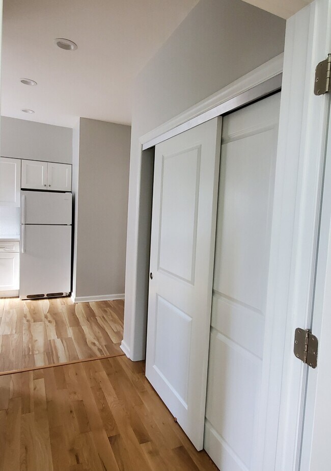 Building Photo - 43 S Adelaide Ave