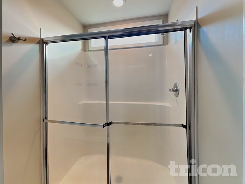 Building Photo - 265 Frst Mdw Ln