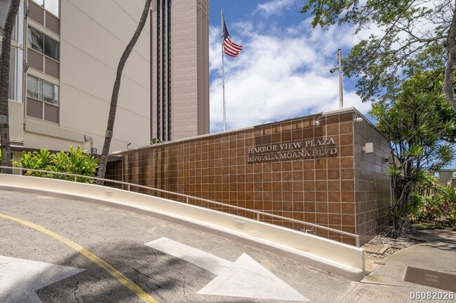 Building Photo - PRIME ALA MOANA/WAIKIKI LOCATION: 2BR/1.5BA Condo with Parking & In-Unit Washer/Dryer!
