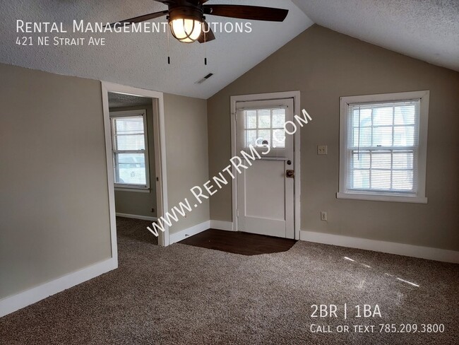 Building Photo - 421 NE Strait Ave