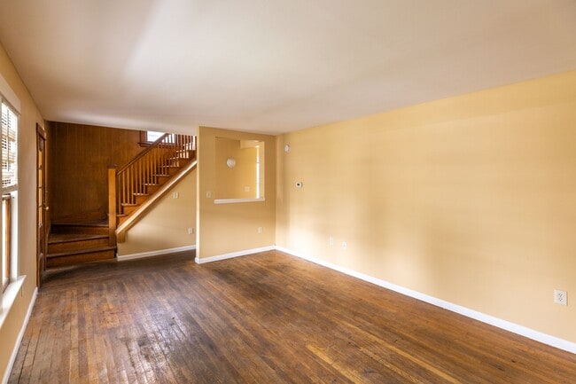 Building Photo - 4 Bedroom Single Family Cape