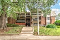 Building Photo - Bolinwood condo available May 1!  ! 3 beds, 2 baths in GREAT location in Chapel Hill!