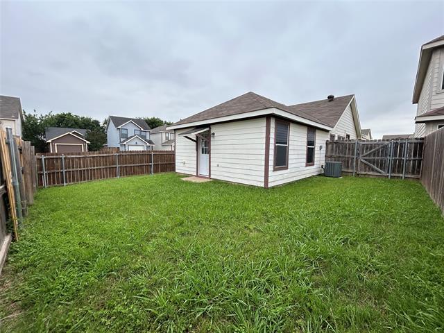 Building Photo - 10745 Many Oaks Dr