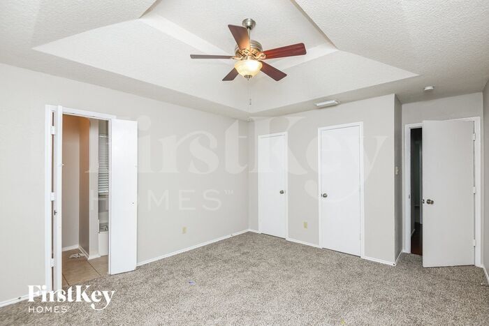 Building Photo - 3915 Wrentham Dr