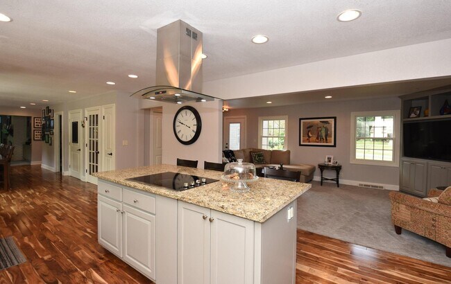 Building Photo - N63W29834 Woodfield Ct