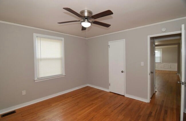 Building Photo - 2320 Henry Cir