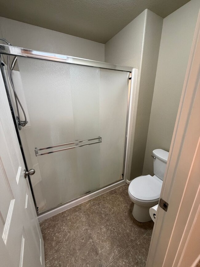 Building Photo - 3-Bed/2.5 Bath + Office & Bonus Room on Quiet Dead-End Street