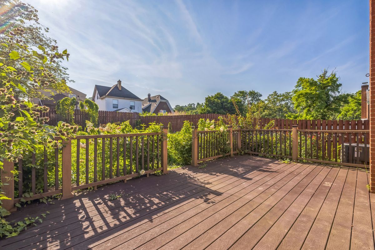 Building Photo - 1611 Alverado Ave