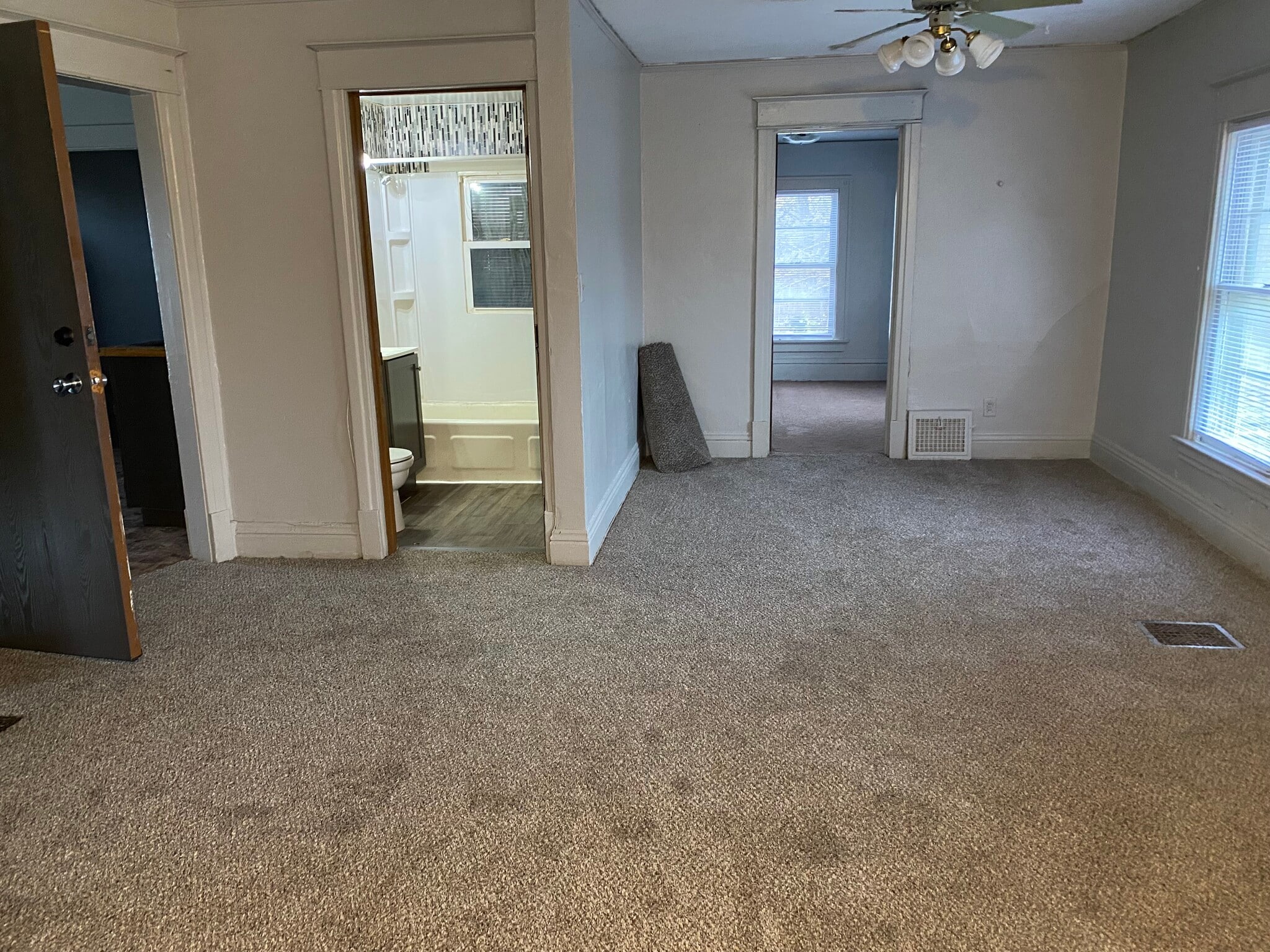 Building Photo - 1119 N Winnebago St