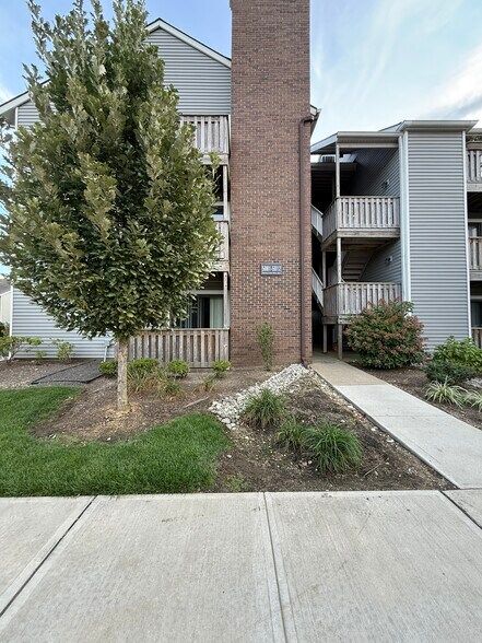 Building Photo - 5002 Ravens Crest Dr