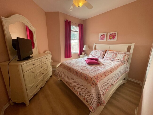 Building Photo - 2021 Crestview Way