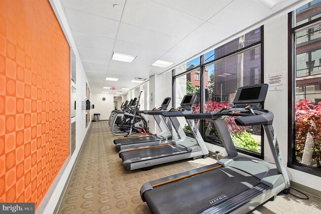 Building Photo - 600 S 24th St