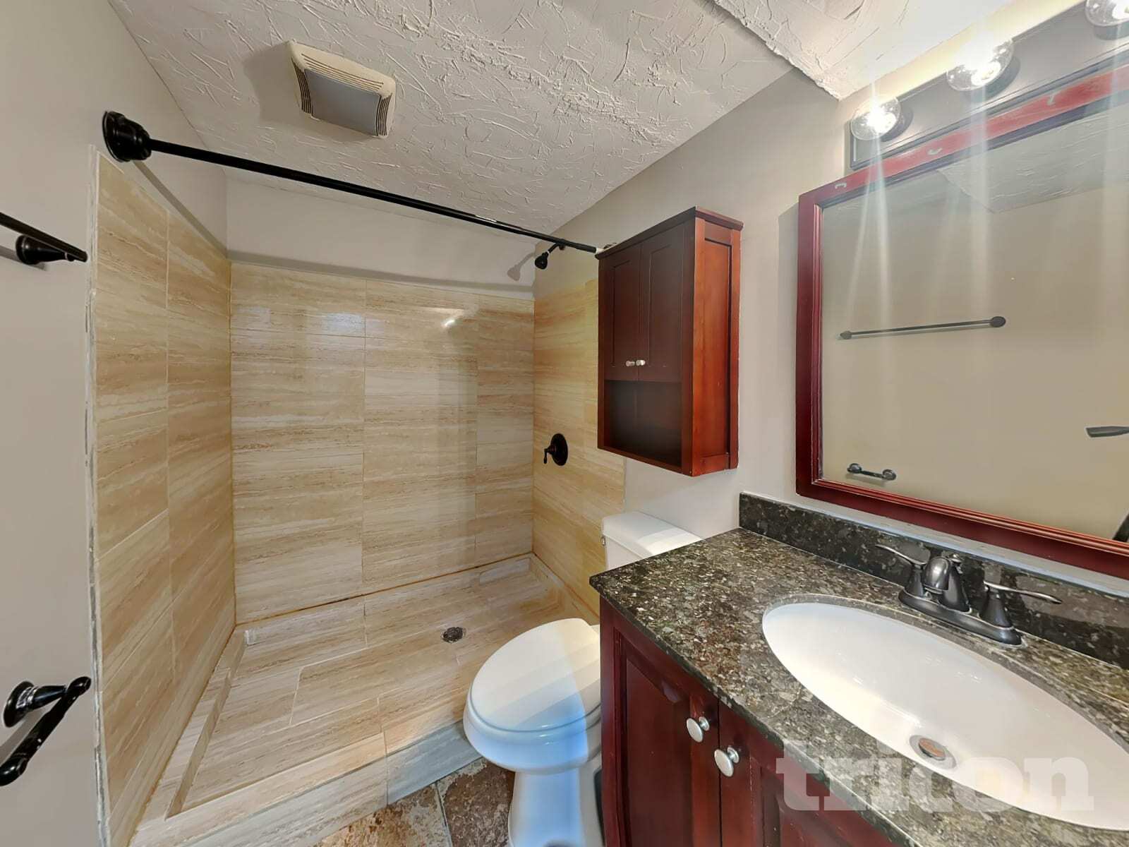 Building Photo - 6865 Buckingham Rd