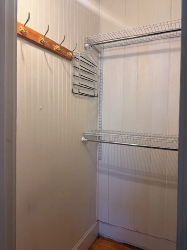 Building Photo - 30-32 Sherman St - Lakefront Living, Right in the Heart of Burlington