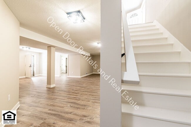 Building Photo - 4 bedroom home now available! ***MOVE IN RENT SPECIAL $500 OFF FIRST MONTH'S RENT!!!***