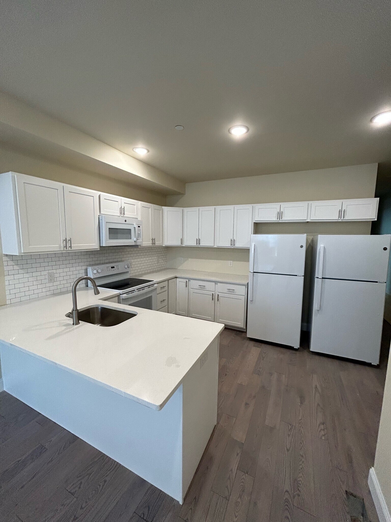 kitchen - 1626 N Willington St