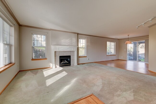 Building Photo - Single Level 3 Bed 2 Bath Home