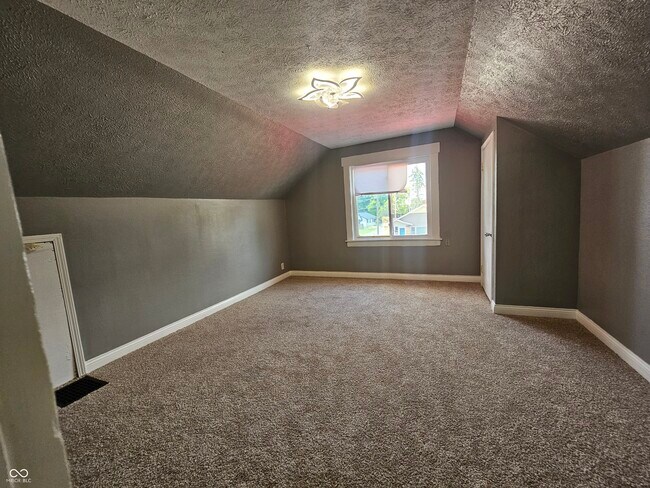 Building Photo - 2530 Lincoln St