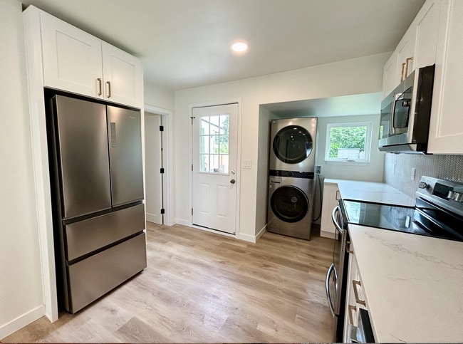 Building Photo - West Seattle/Pigeon Point Home