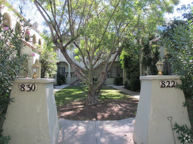 Primary Photo - 822 N Las Palmas Ave
