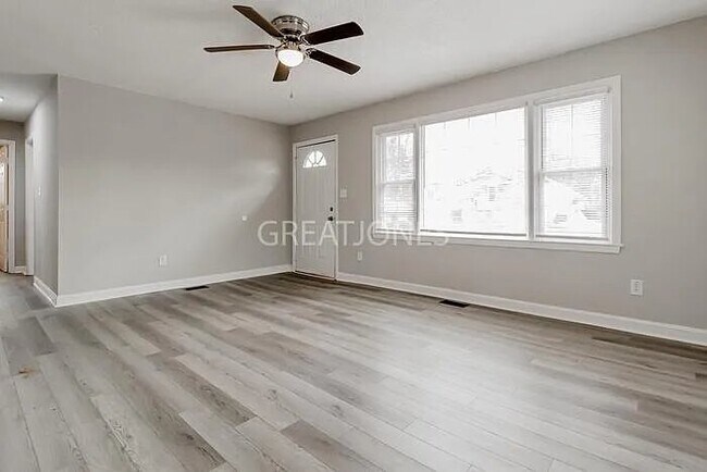 Building Photo - 529 Oakland Ave