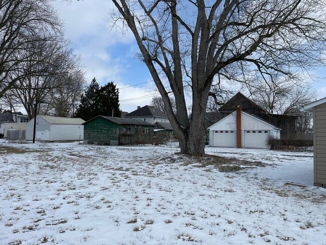 Building Photo - Charming 1-Bedroom Home in a Convenient Lo...