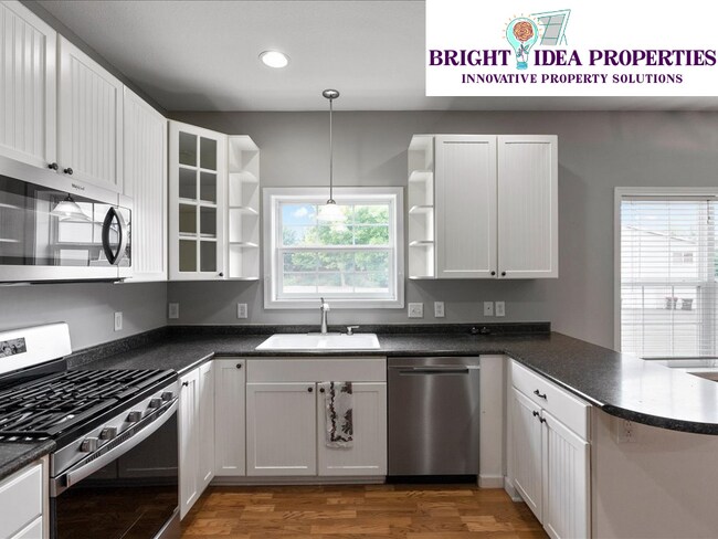 Building Photo - 5948 Oakgreen Ave N