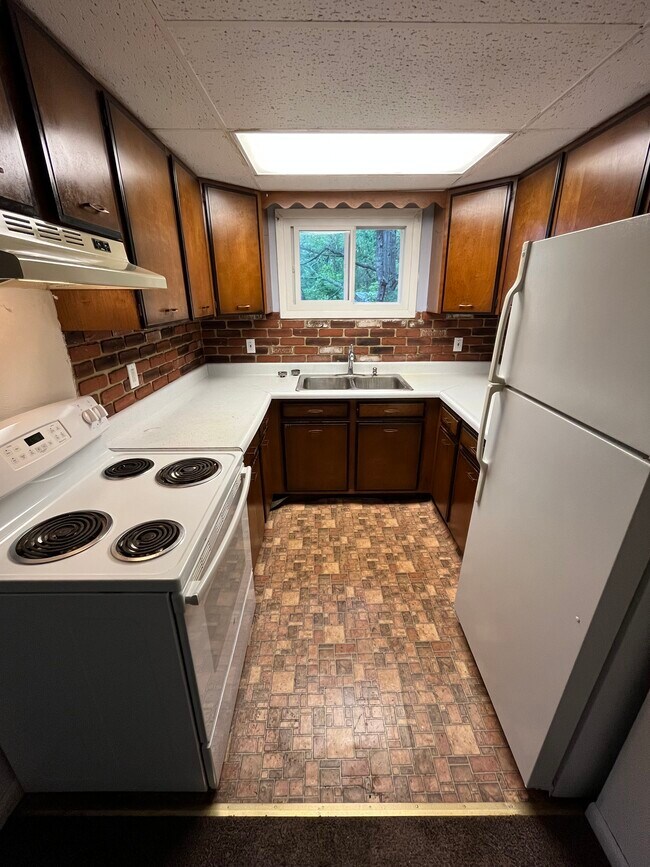 Full View of kitchen area - 13 Bancker Ave