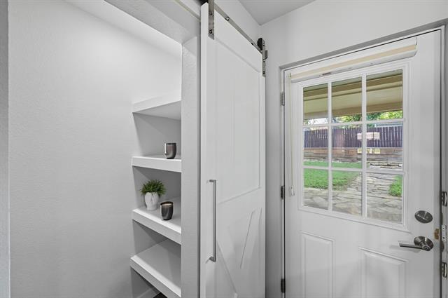 Building Photo - 4004 Willow Run Dr