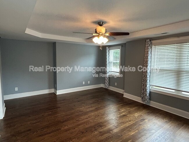Building Photo - 5412 Robbins Dr