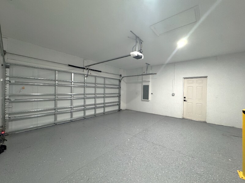 Building Photo - 272 Diogenes St