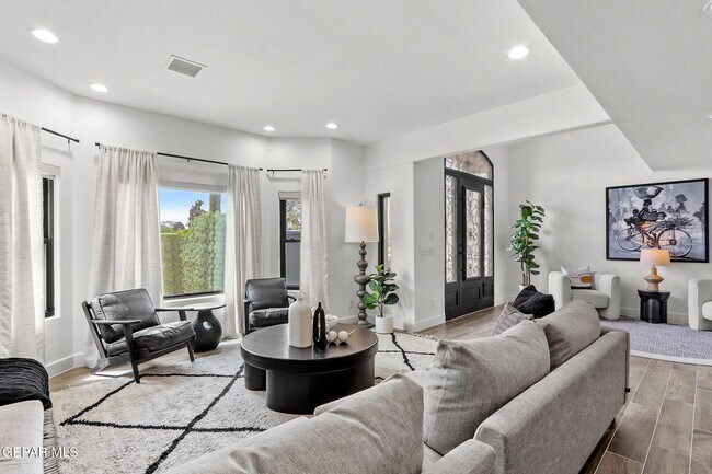 Building Photo - 1316 Hookridge Dr