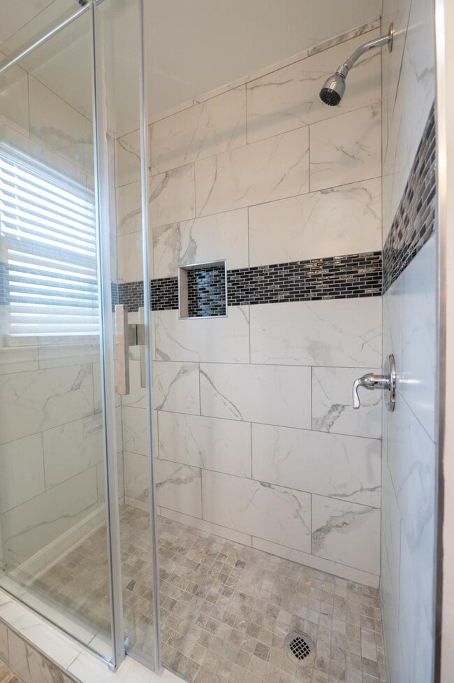 Building Photo - 315 McBrien Rd