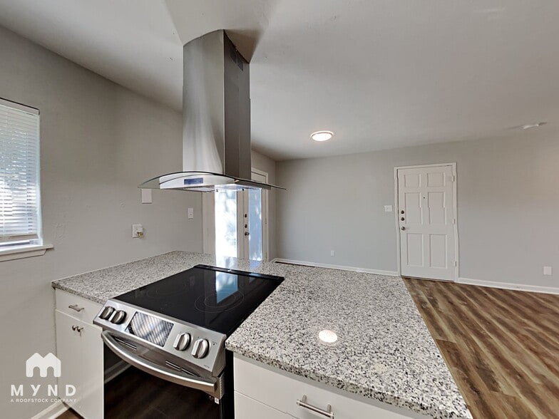 Building Photo - 3737 Longmeadow Way