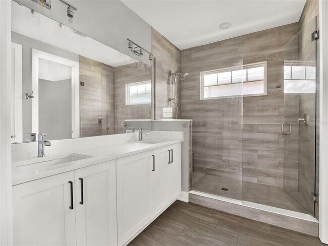Building Photo - 13782 Grignard Aly
