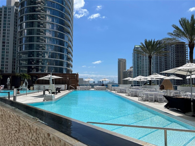 Building Photo - 200 Biscayne Boulevard Way