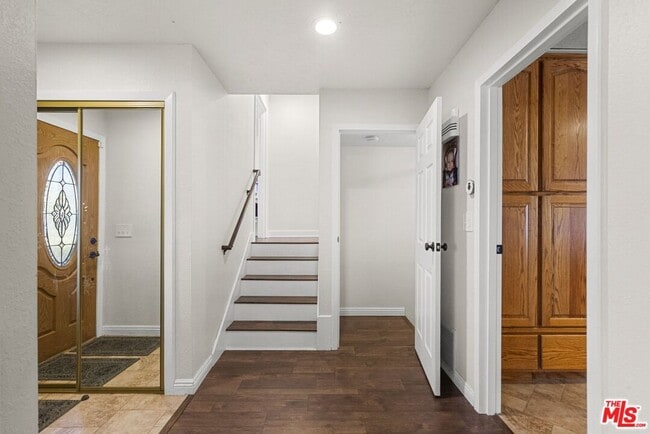 Building Photo - 1197 Oriole Rd