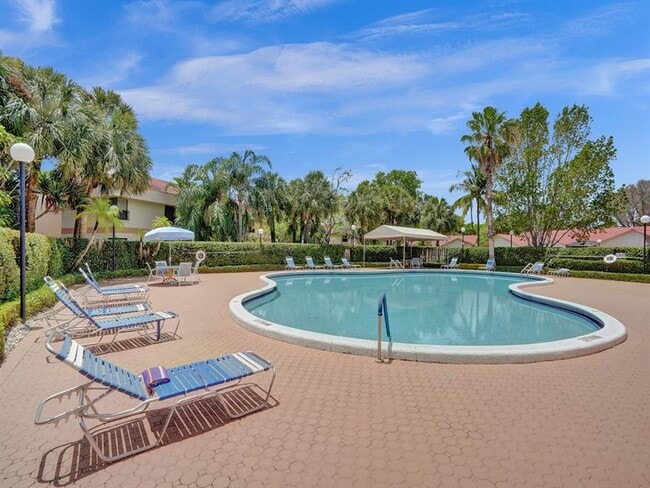 Building Photo - 2767 Carambola Cir S