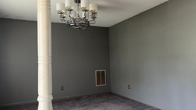 Building Photo - 6117 Countryview Ln
