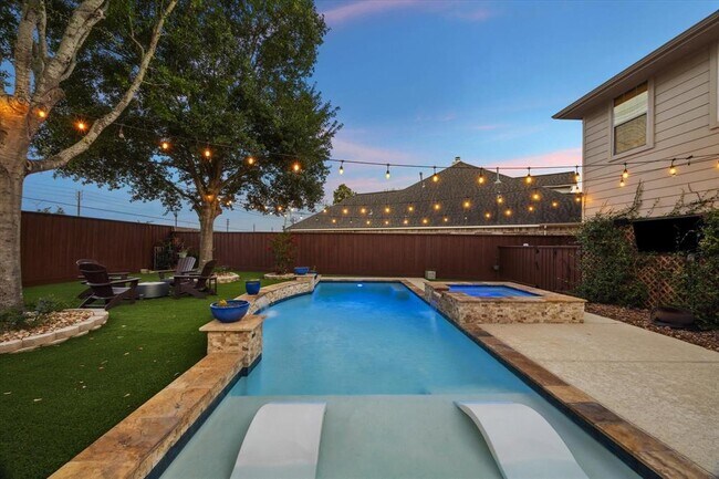 Building Photo - 2350 Seamist Cir