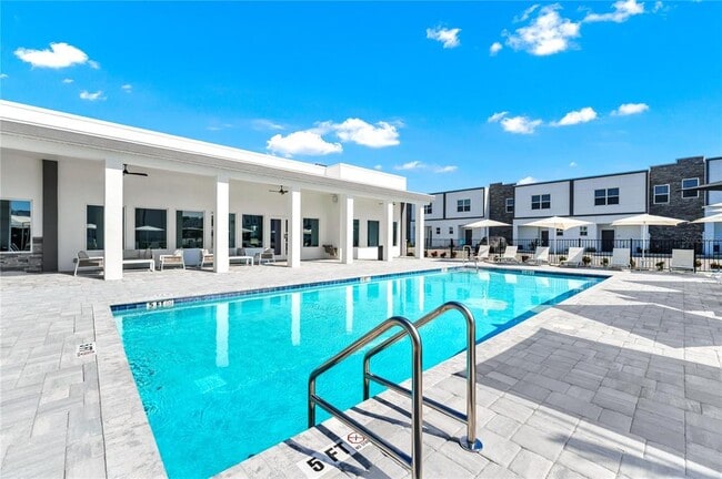 Building Photo - 372 Famagusta Dr