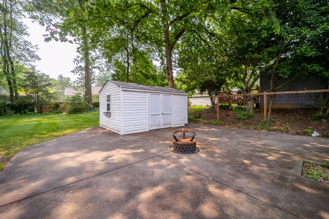 Building Photo - Your Ideal Lifestyle Awaits in this Stunni...