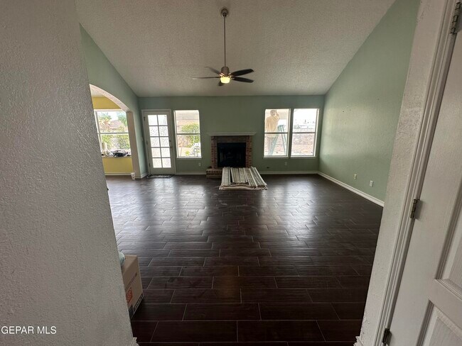 Building Photo - 408 Hadley Pl